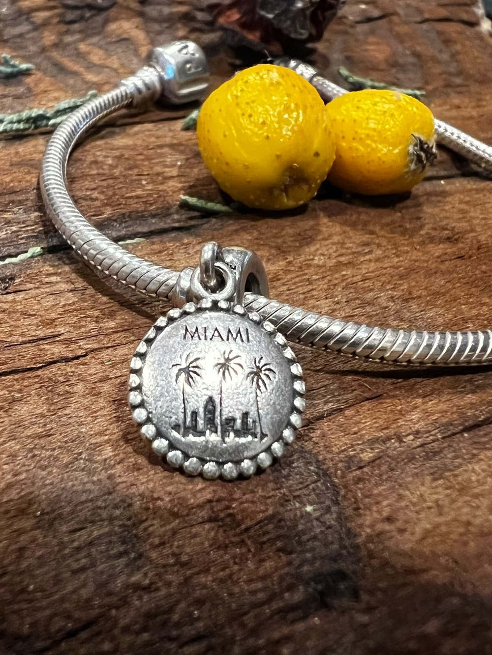 HTF Authentic Pandora Charm Miami  Travel Exclusive Dangle Bead Destination USA